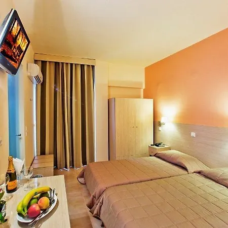 Ambassador Hotell 2*